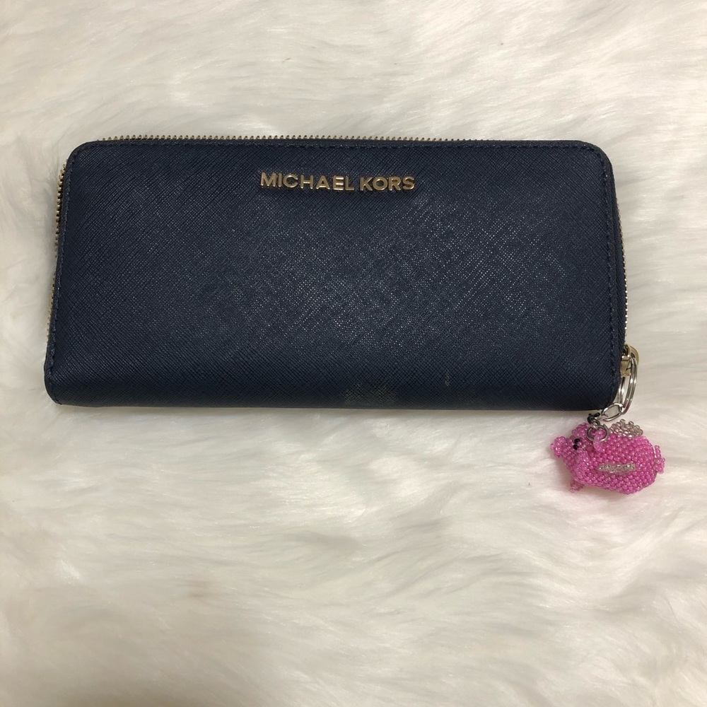 Micheal Kors navy wallet